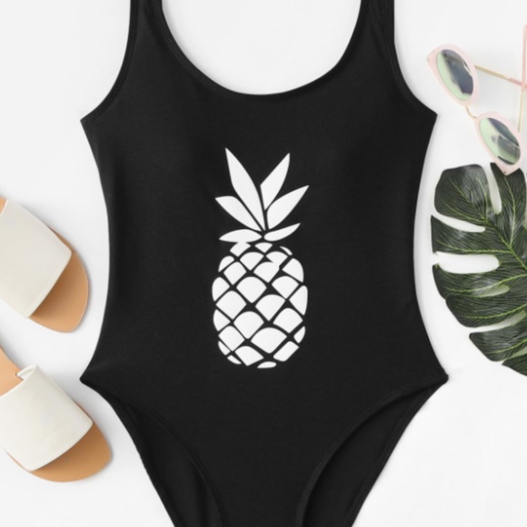 Bathing suits and Cover ups - Picture 4 of 5